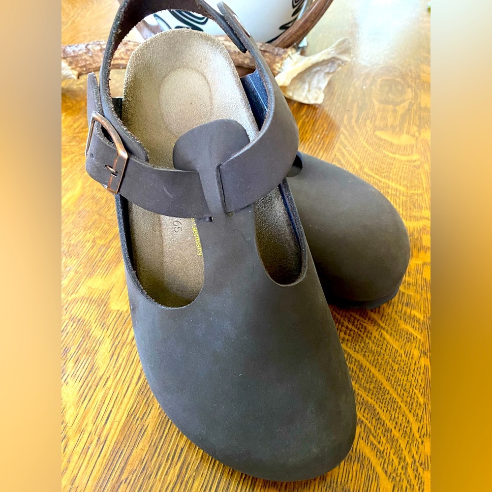 Birkenstocks T strap clog Bonn style size 38
